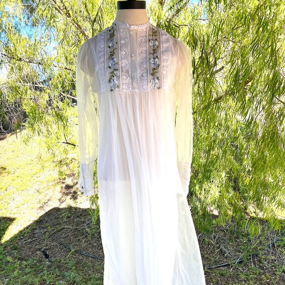 Vintage Negligee Lingerie Sheer White & Blue Embroidered Nightgown Set - Size M - Picture 6 of 12